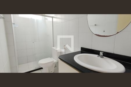 Banheiro de apartamento para alugar com 2 quartos, 93m² em Costa Azul, Salvador