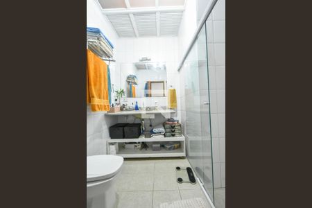 Casa de condomínio para alugar com 130m², 2 quartos e 1 vagaBanheiro 