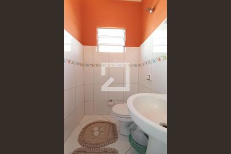 Casa à venda com 226m², 4 quartos e 6 vagasBanheiro de serviço