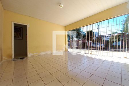 Casa à venda com 226m², 4 quartos e 6 vagasGaragem 