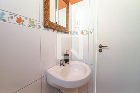 Casa à venda com 226m², 4 quartos e 6 vagasBanheiro de serviço