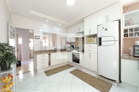 Casa à venda com 226m², 4 quartos e 6 vagasCozinha 