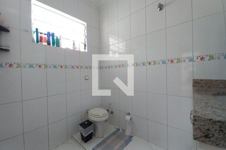 Casa à venda com 226m², 4 quartos e 6 vagasBanheiro Corredor