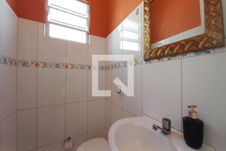 Casa à venda com 226m², 4 quartos e 6 vagasBanheiro de serviço