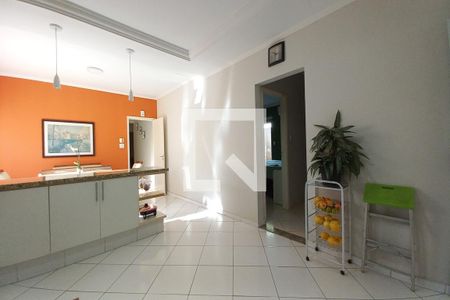 Casa à venda com 226m², 4 quartos e 6 vagasCozinha 