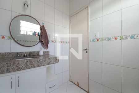 Casa à venda com 226m², 4 quartos e 6 vagasBanheiro Corredor