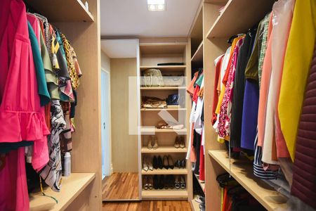 Apartamento à venda com 300m², 3 quartos e 2 vagasArmário da suíte 1