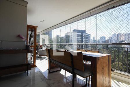 Apartamento à venda com 300m², 3 quartos e 2 vagasVaranda