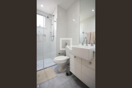 Apartamento à venda com 300m², 3 quartos e 2 vagasBanheiro suíte 2