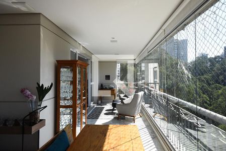 Apartamento à venda com 300m², 3 quartos e 2 vagasVaranda