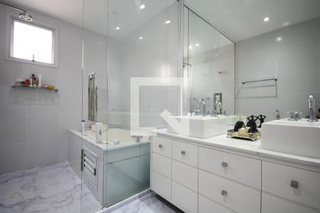 Apartamento à venda com 300m², 3 quartos e 2 vagasBanheiro suíte 1