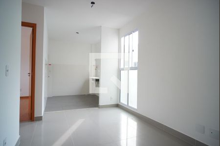 Sala  de apartamento para alugar com 2 quartos, 48m² em Rubem Berta, Porto Alegre