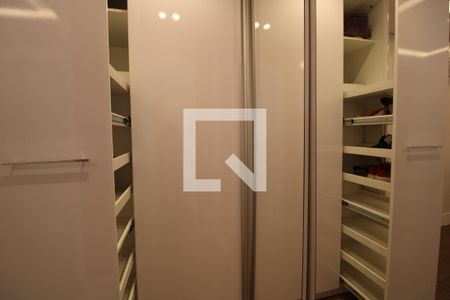 Casa de condomínio à venda com 91m², 3 quartos e 2 vagasCloset da suíte