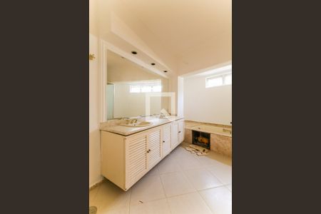 Casa à venda com 349m², 3 quartos e 2 vagasBanheiro da Suíte 3