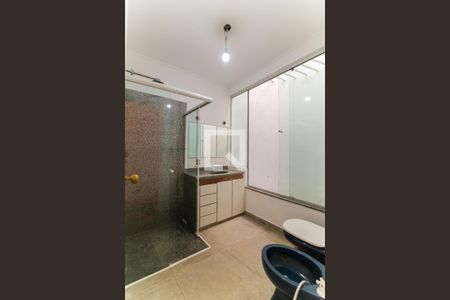 Casa à venda com 349m², 3 quartos e 2 vagasBanheiro da Suíte 1