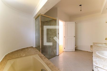 Casa à venda com 349m², 3 quartos e 2 vagasBanheiro da Suíte 3