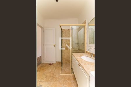 Casa à venda com 349m², 3 quartos e 2 vagasBanheiro da Suíte 2