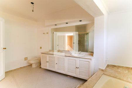 Casa à venda com 349m², 3 quartos e 2 vagasBanheiro da Suíte 3