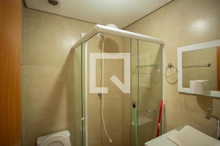 Banheiro de kitnet/studio para alugar com 1 quarto, 25m² em Santana, São Paulo