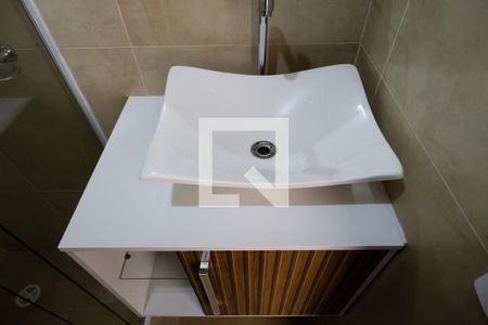 Banheiro de kitnet/studio para alugar com 1 quarto, 25m² em Santana, São Paulo