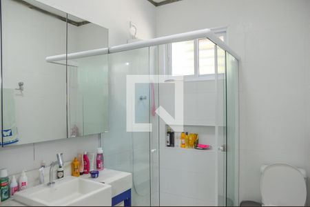 Banheiro da Suíte de casa para alugar com 2 quartos, 180m² em Vila Mariza, São Bernardo do Campo