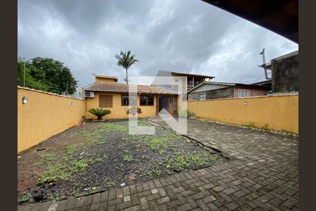 Casa à venda com 310m², 3 quartos e 3 vagas Casa à venda com 310m², 3 quartos e 3 vagasÁrea Externa