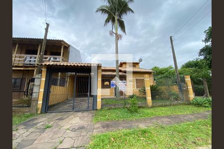 Casa à venda com 310m², 3 quartos e 3 vagas Casa à venda com 310m², 3 quartos e 3 vagasFachada