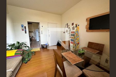 Sala de apartamento à venda com 2 quartos, 58m² em Colégio Batista, Belo Horizonte