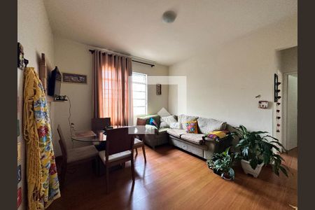 Sala de apartamento à venda com 2 quartos, 58m² em Colégio Batista, Belo Horizonte