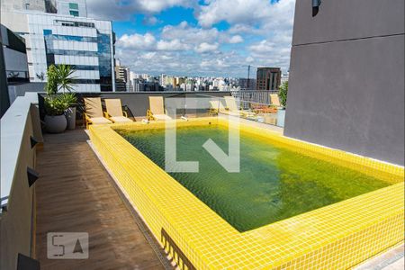 Apartamento à venda com 32m², 1 quarto e sem vagaÁrea comum - Piscina