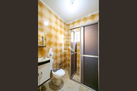Banheiro social de casa de condomínio à venda com 1 quarto, 60m² em Vila Azevedo, São Paulo