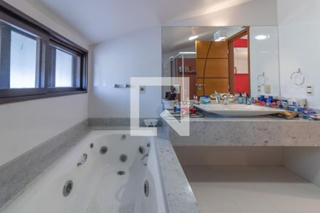 Casa de condomínio para alugar com 140m², 3 quartos e 1 vagaSuíte 1 (Master ) - Banheiro