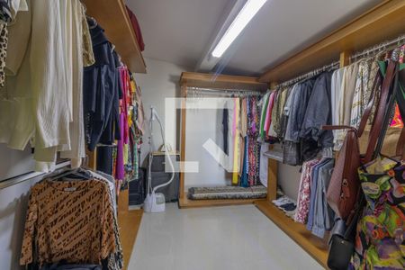 Casa de condomínio para alugar com 140m², 3 quartos e 1 vagaSuíte 1 (Master ) - Closet