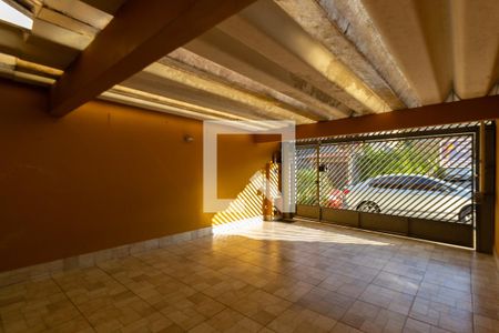 Garagem de casa à venda com 4 quartos, 216m² em Jardim Umuarama, São Paulo