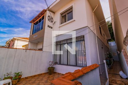 Casa à venda com 240m², 3 quartos e 2 vagasFachada