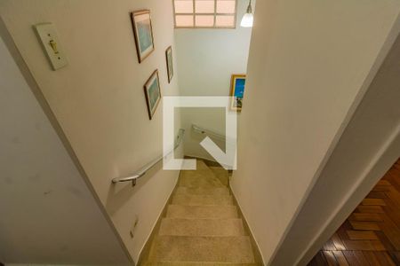 Casa à venda com 240m², 3 quartos e 2 vagasBanheiro