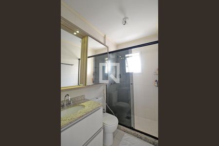  Banheiro da Suite de casa de condomínio à venda com 4 quartos, 215m² em Teresópolis, Porto Alegre