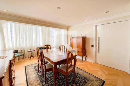 Apartamento à venda com 274m², 3 quartos e 3 vagasSala 2