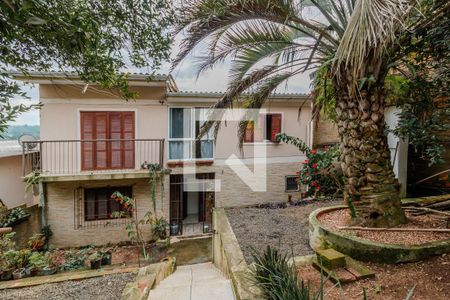 Casa à venda com 140m², 4 quartos e 1 vaga Casa à venda com 140m², 4 quartos e 1 vagaFachada