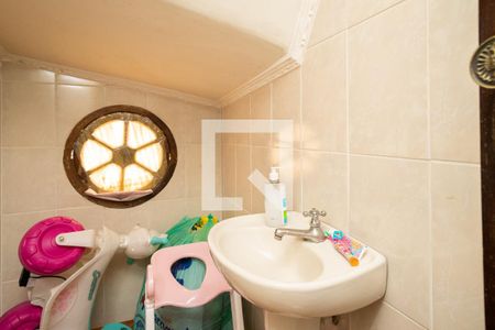 Casa à venda com 250m², 3 quartos e 2 vagas Casa à venda com 250m², 3 quartos e 2 vagasLavabo