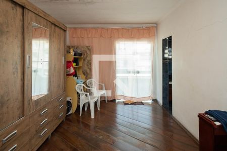 Casa à venda com 250m², 3 quartos e 2 vagas Casa à venda com 250m², 3 quartos e 2 vagasSuíte