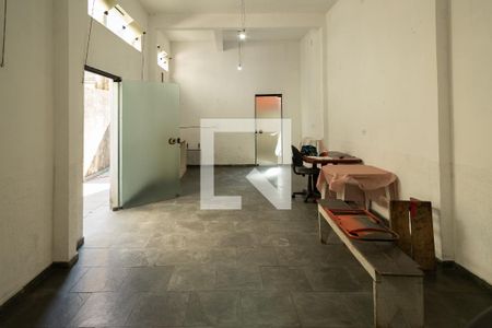 Casa à venda com 250m², 3 quartos e 2 vagas Casa à venda com 250m², 3 quartos e 2 vagasSalão de festas