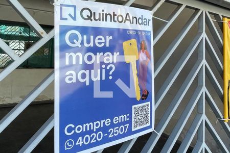 Casa à venda com 250m², 3 quartos e 2 vagas Casa à venda com 250m², 3 quartos e 2 vagasFachada