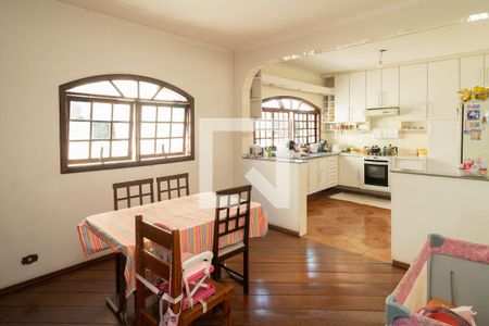 Casa à venda com 250m², 3 quartos e 2 vagas Casa à venda com 250m², 3 quartos e 2 vagasCopa