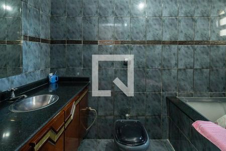 Casa à venda com 250m², 3 quartos e 2 vagas Casa à venda com 250m², 3 quartos e 2 vagasBanheiro - Suíte