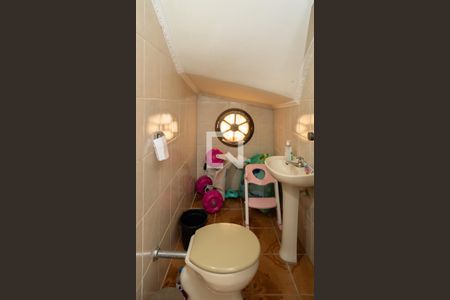 Casa à venda com 250m², 3 quartos e 2 vagas Casa à venda com 250m², 3 quartos e 2 vagasLavabo