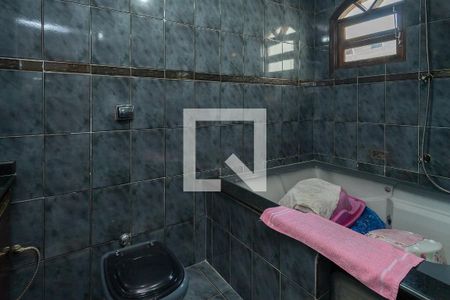 Casa à venda com 250m², 3 quartos e 2 vagas Casa à venda com 250m², 3 quartos e 2 vagasBanheiro - Suíte