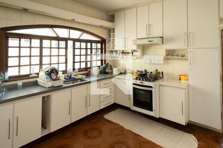 Casa à venda com 250m², 3 quartos e 2 vagas Casa à venda com 250m², 3 quartos e 2 vagasCozinha