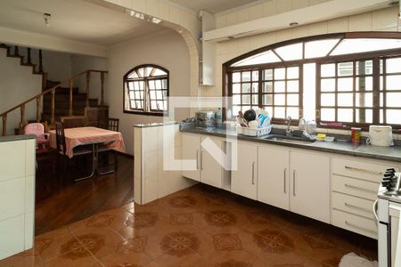 Casa à venda com 250m², 3 quartos e 2 vagas Casa à venda com 250m², 3 quartos e 2 vagasCozinha