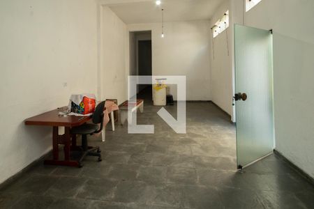 Casa à venda com 250m², 3 quartos e 2 vagas Casa à venda com 250m², 3 quartos e 2 vagasSalão de festas